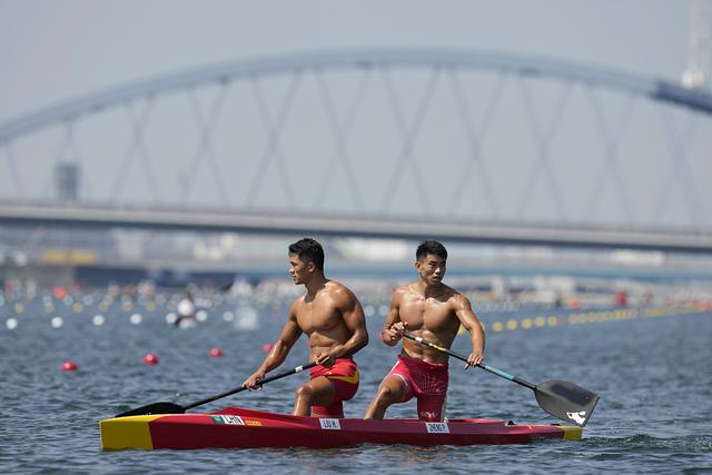 刘浩/郑鹏飞男子1000米双人划艇夺银