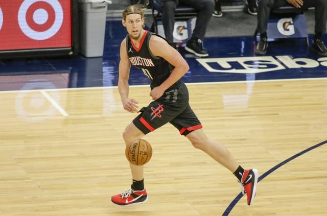 活塞记者:奥利尼克合同的第三年为球队选项