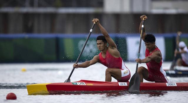 静水皮划艇男子1000米双人划艇 刘浩、郑鹏飞夺银