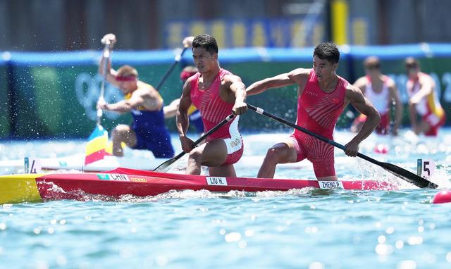 皮划艇静水——男子1000米双人划艇:中国选手刘浩/郑鹏飞获得亚军