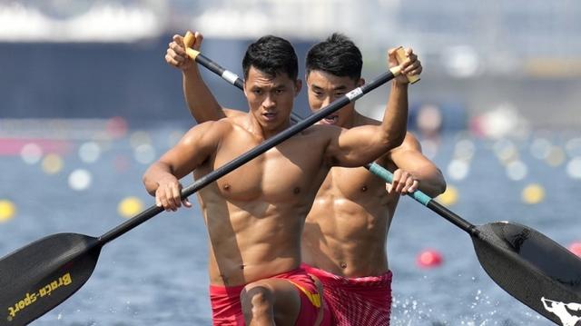 毫厘之间!男子1000米双人划艇 刘浩/郑鹏飞夺得银牌