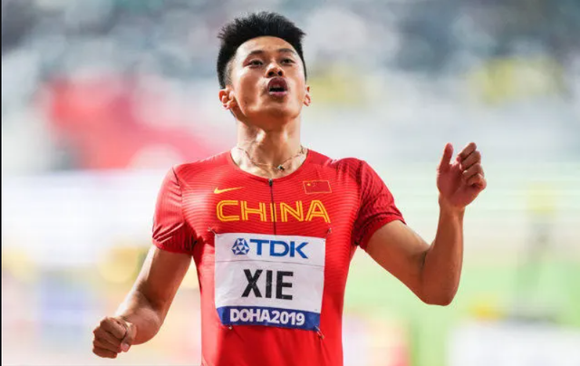 赛季最好成绩!谢震业20秒34晋级,今晚冲击决赛,标枪双姝冲奖牌