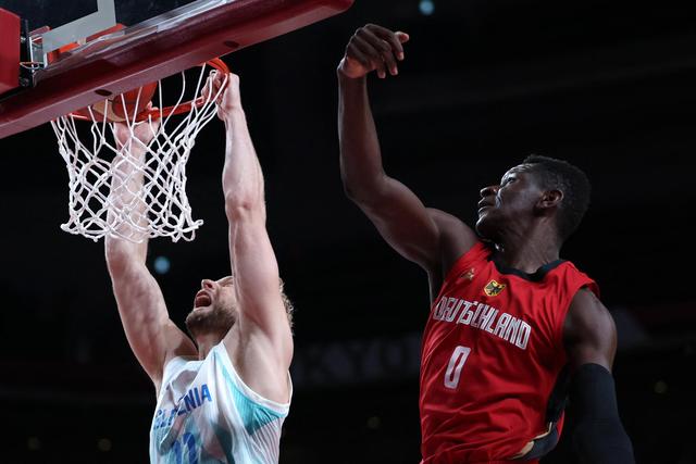 奥运男篮-斯洛文尼亚大胜德国晋级4强 三人吃技犯东契奇20+8+11