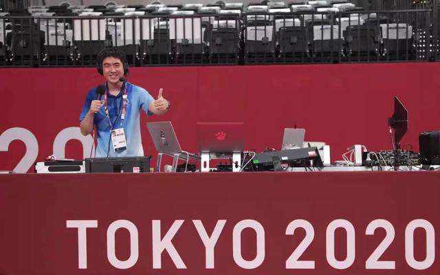 奥运赛场给中国女排放《阳光总在风雨后》的他,写下了这些话