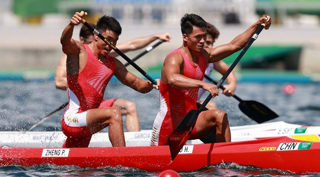 惨遭绝杀!中国组合全程领跑,0.203秒之差丢金,无缘创历史