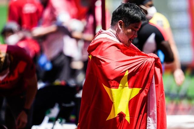 深一度|笑着笑着,巩立姣就哭了