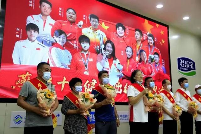 刷新最好成绩 为石家庄赢首枚个人奥运金牌!巩立姣掐掐自己:这不是...