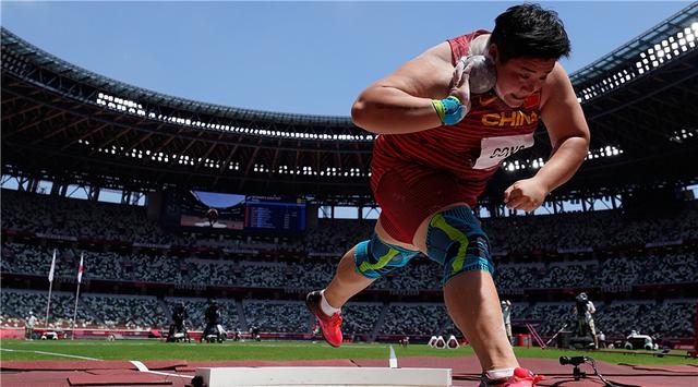 这块金牌分量足!逐梦4届奥运会 巩立姣站上最高领奖台