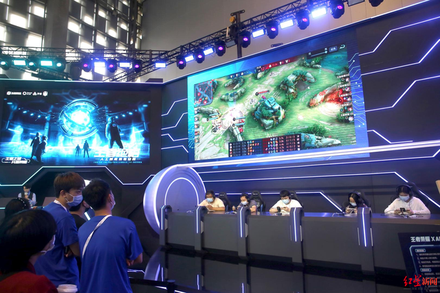 央媒批网游为精神鸦片,《王者荣耀》被点名,腾讯股价一度跌超10%