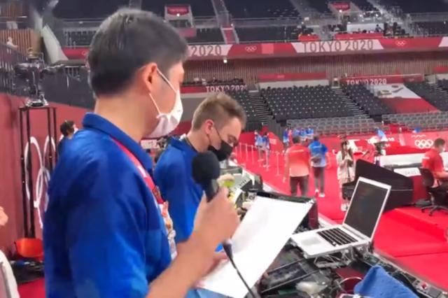 女排赛后告别让人泪目 现场DJ深情致谢:郎平指导,我们永远爱您