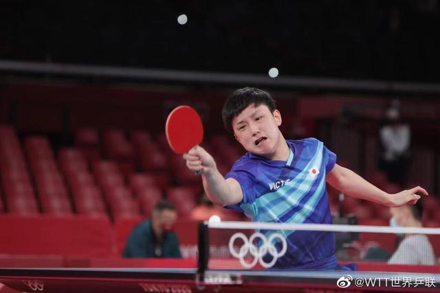 日本男团晋级奥运4强,张本智和拿2分怒吼,水谷隼落败,丹羽爆发