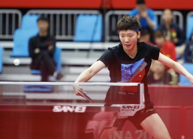 刘诗雯旧伤复发!宣布退出女乒团体赛,P卡王王曼昱替补出战