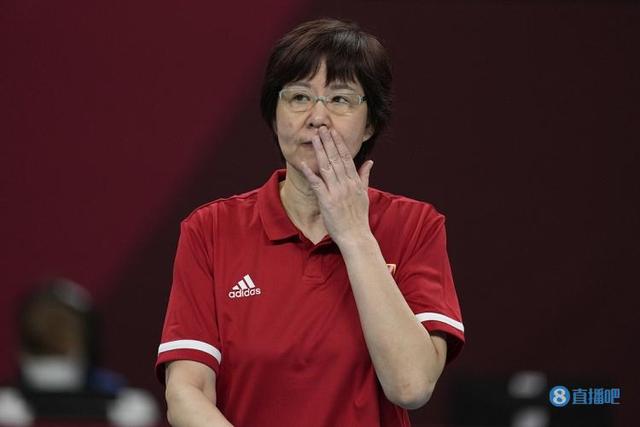 女排现场播报员:希望大家永远支持女排 郎平指导我们永远爱您