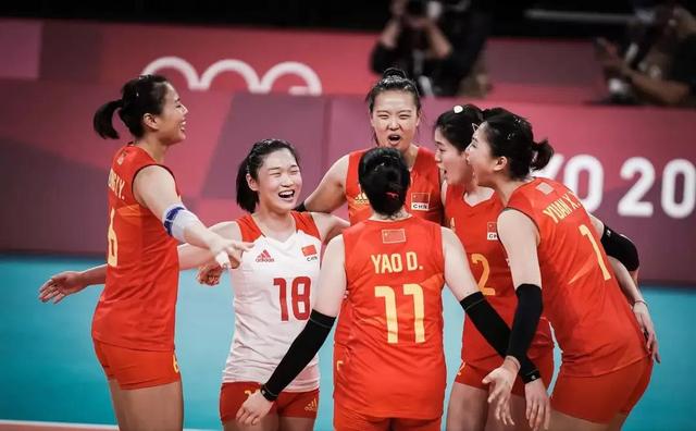 中国女排绽放青春风暴,3:0完胜意大利队,郎平变阵收到奇效!