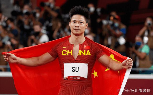 中超队力邀“亚洲飞人”加盟,苏炳添要转业踢球?