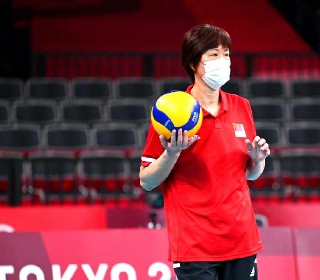 郎平口中的年轻教练是谁?江苏少帅或是首选,安家杰恐因惯例无缘