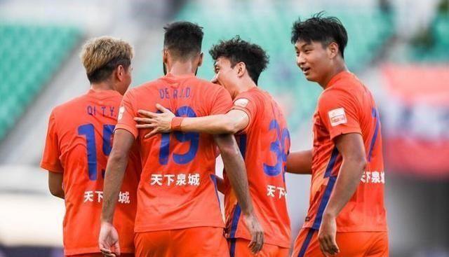 泰山队提前3轮进入争冠组,6连败的青岛队则提前3轮进入保级组
