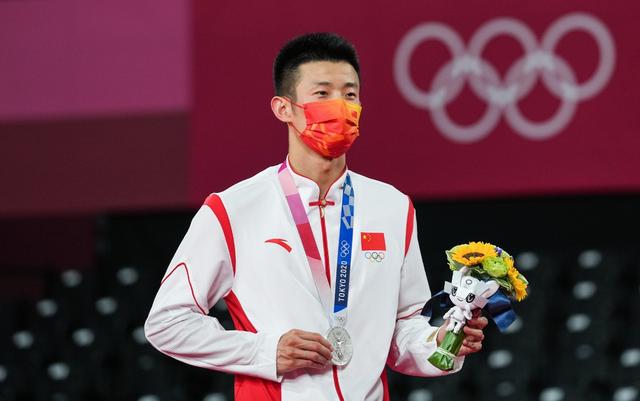 从生涯低谷到奥运银牌,谌龙重新崛起背后,别忘了李矛这个名字