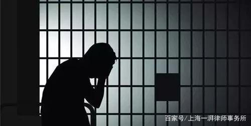 一湃视角:全网封杀、波及多人,吴亦凡的刑拘带来哪些法律警示?