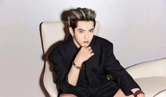 墙倒众人推,吴亦凡被全面封杀,连以前支持他的也一起封杀了