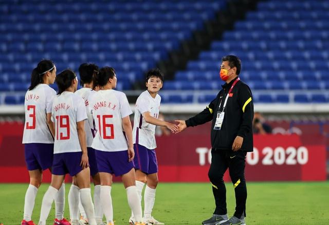 曝女足主帅下课,新东家闪电传出,中超还真有敢接盘的