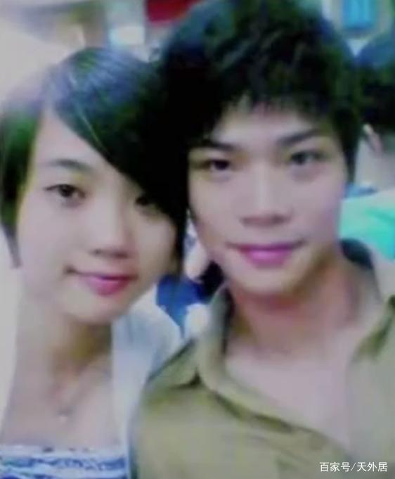 苏炳添低调妻子终于登上热搜!从校服到婚纱,2人大头贴照片曝光