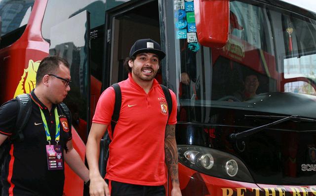 广州队5-2大胜沧州雄狮 韦世豪谢鹏飞等球员表现出色