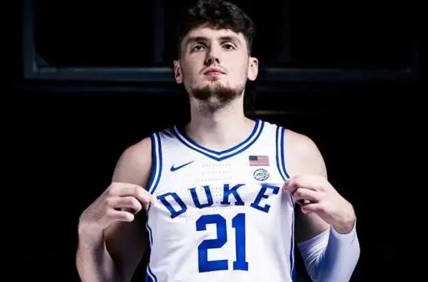 火箭一夜三操作,神射手签约,篮网弃将留守休斯顿,斯通猛追泰斯