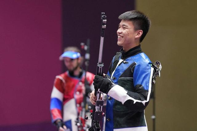 张常鸿:与枪“谈恋爱”的00后小将