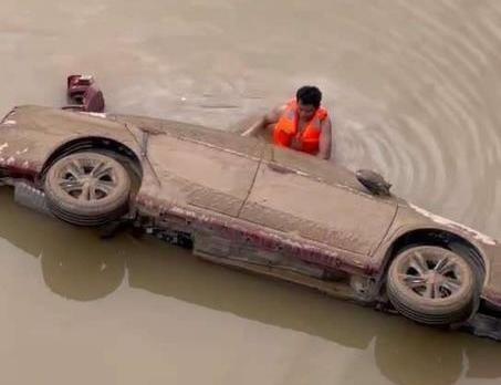 郑州洪灾中救了50多人的农民工袁格兵离愿望更近了