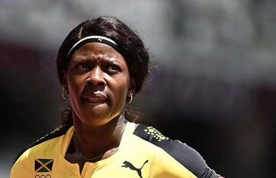 对手在拼命她在散步!牙买加名将200米奇葩出局,冲刺降速被绝杀