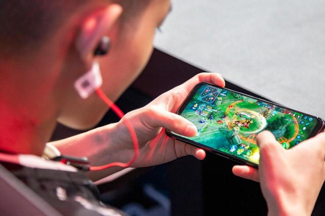 跌跌跌!腾讯网易等游戏股集体暴跌,会重蹈2018年覆辙吗