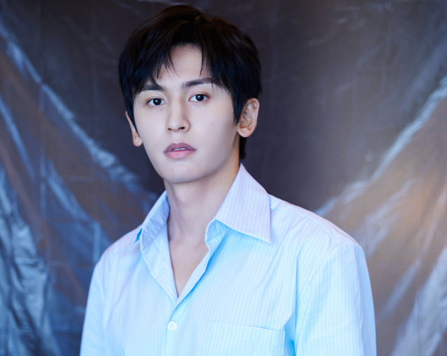 张哲瀚恋情被曝没多久,绯闻女友王佩雯回应:已分手,只是朋友