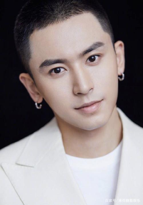 张哲瀚与王佩雯恋情确认,2016年相爱,相恋五年后分手