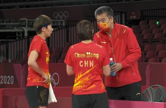 3-0,兵不血刃!陈梦/王曼昱拿下第一分,女乒向团体4强发起冲击