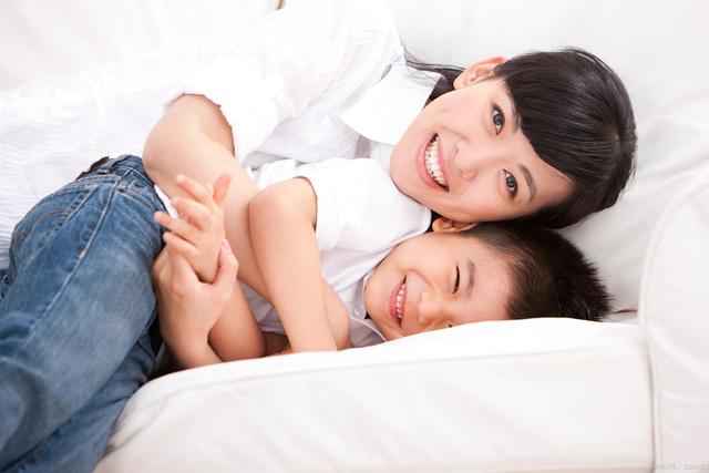 长大后很难在社会上立足的孩子,通常有这样的母亲,与贫富无关