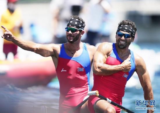 皮划艇静水男子1000米双人划艇决赛中国选手获亚军