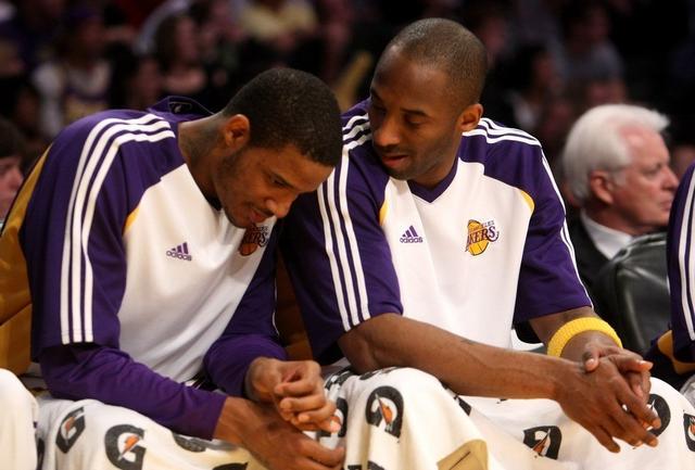 旧将重聚!阿里扎艾灵顿霍华德联手加盟,湖人成联盟最老球队!