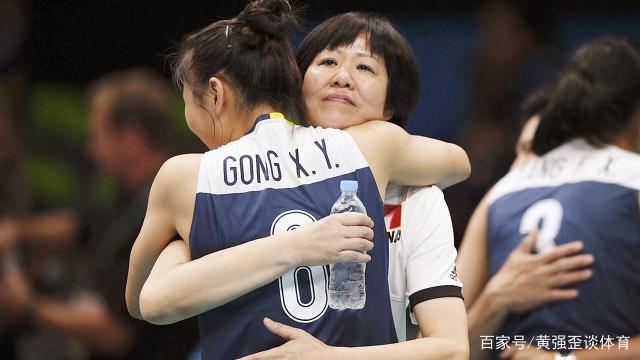 贾秀全与郎平在奥运带领球队都输球,为什么大家对他们差别很大?