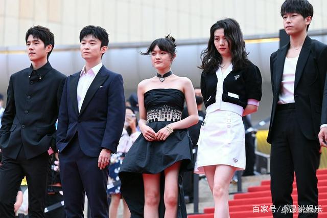 以为圈内人均不老男神女神?没了美图精修的艺人和普通人其实没差