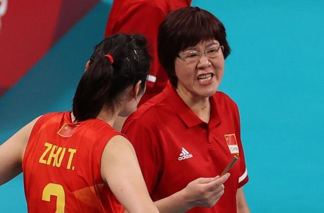 郎平厉害!替补3比0二连胜,朱婷心里苦,一把好牌打稀碎怪谁?