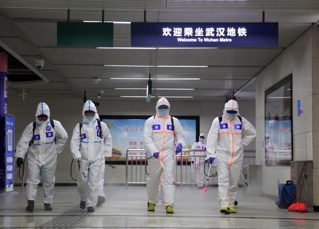 武汉再现疫情,唐某川带着女友全城跑毒,将启动全民核酸检测