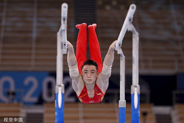 东京奥运会男子体操双杠决赛 邹敬园夺金尤浩第四