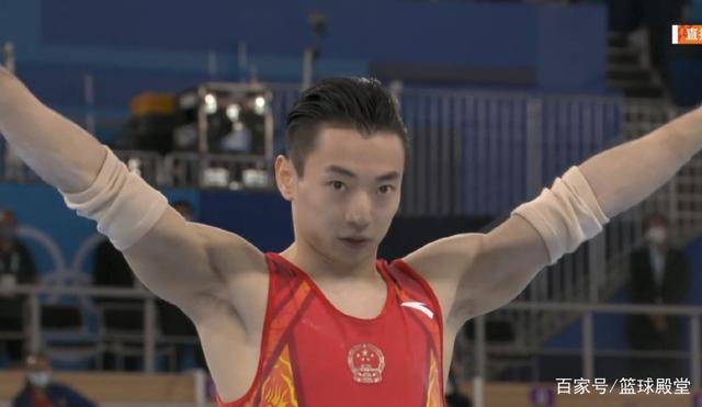 第31金!邹敬园获男子双杠金牌,尤浩遗憾,赛后合影展现荣耀时刻