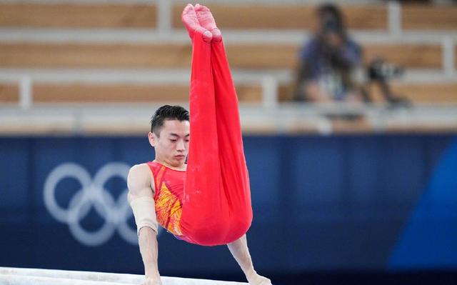 中国第31金!邹敬园双杠完美表现摘金,尤浩遗憾错失奖牌!