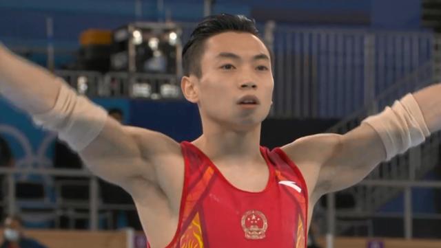 邹敬园夺得体操男子双杆冠军,获职业生涯首枚奥运金牌