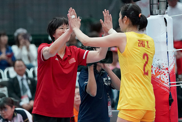 心疼朱婷!梦想破灭被人泼脏水,她选择默默承受!