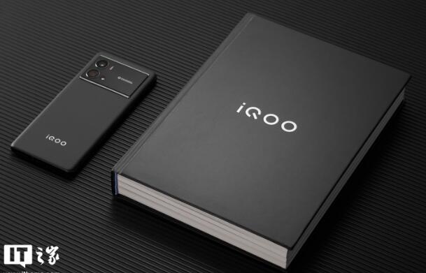 iQOO 9 / Pro 图赏：采用最贵芳纶纤维材质 3D 后盖