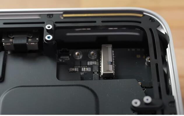 MacStudio拆解：能升级SSD 但无法访问Mac Studio