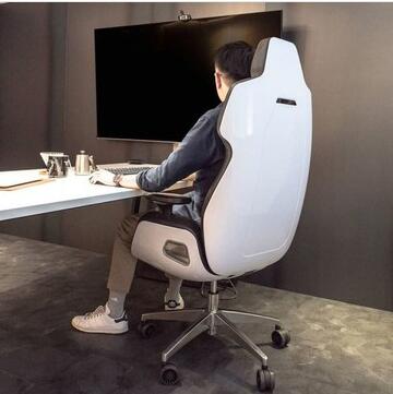 曜越高级游戏椅!TT推出9000元电脑椅 保时捷设计